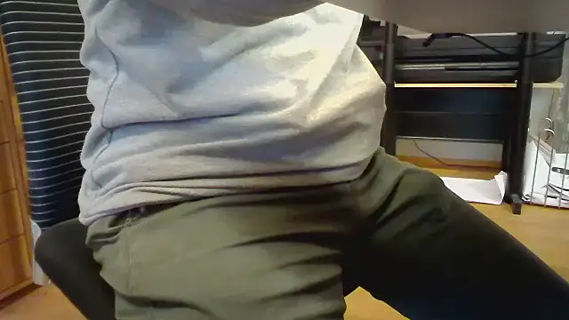 Snapshot of 10_1992 chatting on November 2025 03:12:01 PM 10 1992 online show from November 2025 03:12:01 PM