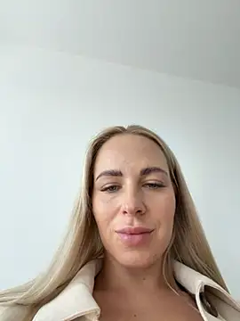 Snapshot of streetdoll chatting on October 2025 01:40:02 PM streetdoll online show from October 2025 01:40:02 PM