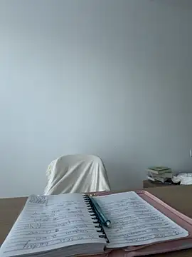 Snapshot of streetdoll chatting on October 2025 08:07:01 AM streetdoll online show from October 2025 08:07:01 AM