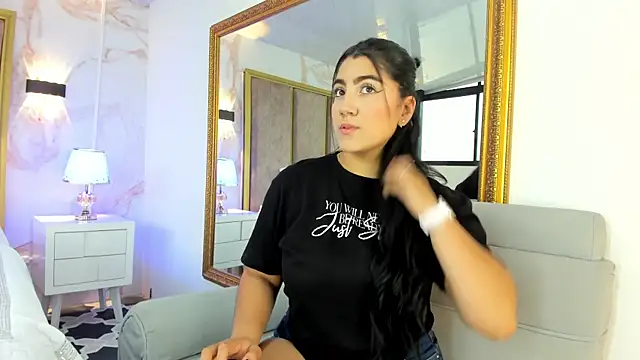 Snapshot of PaulinaDuarte chatting on December 2024 05:18:02 PM PaulinaDuarte online show from December 2024 05:18:02 PM