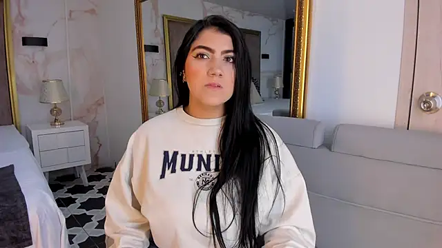 Snapshot of PaulinaDuarte chatting on January 2025 11:20:02 AM PaulinaDuarte online show from January 2025 11:20:02 AM