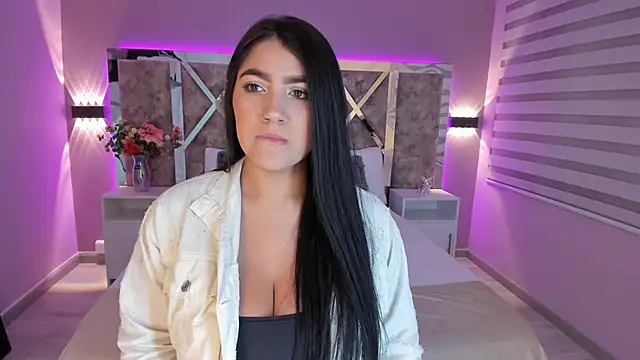 Snapshot of PaulinaDuarte chatting on March 2025 11:38:02 AM PaulinaDuarte online show from March 2025 11:38:02 AM