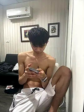 mumuowl online show from October 2025 04:26:01 PM