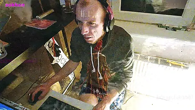 Snapshot of BongChannel chatting on January 2025 01:06:01 AM BongChannel online show from January 2025 01:06:01 AM