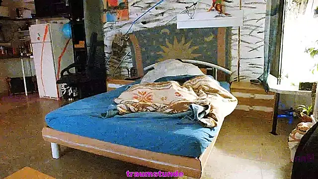 Snapshot of BongChannel chatting on January 2025 10:32:02 AM BongChannel online show from January 2025 10:32:02 AM