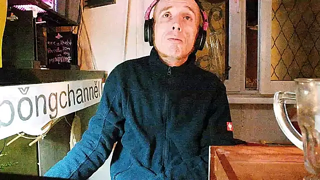 Snapshot of BongChannel chatting on January 2025 09:25:01 PM BongChannel online show from January 2025 09:25:01 PM