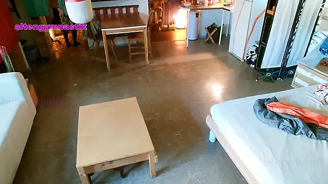 Snapshot of BongChannel chatting on February 2025 02:02:01 PM BongChannel online show from February 2025 02:02:01 PM