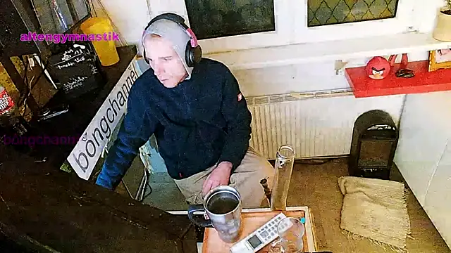 Snapshot of BongChannel chatting on February 2025 08:24:01 PM BongChannel online show from February 2025 08:24:01 PM