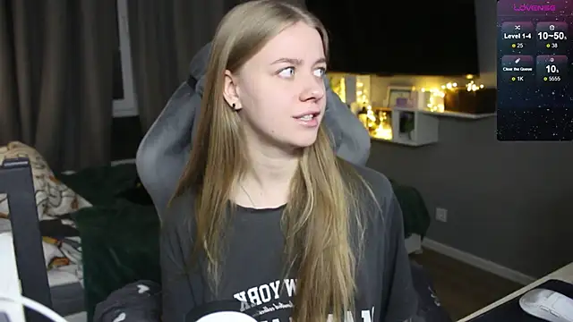 candy maggie online show from December 2024 04:02:02 PM