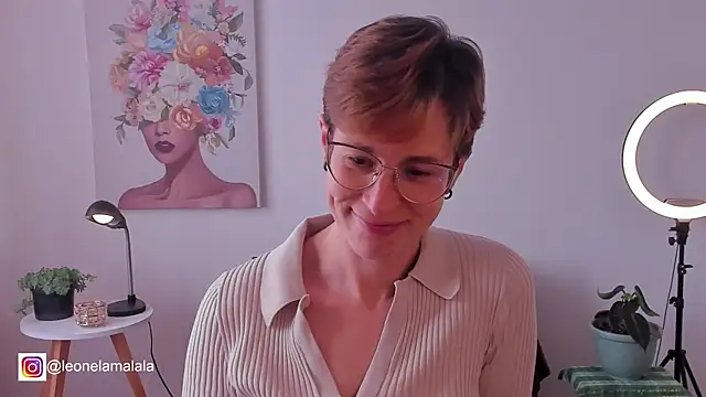 cuddlingbunny online show from March 2025 04:34:02 PM