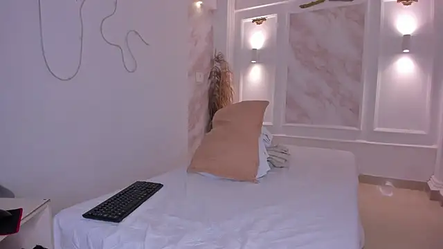 Snapshot of NastassjaCandy chatting on October 2025 07:02:01 PM NastassjaCandy online show from October 2025 07:02:01 PM