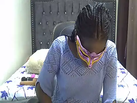 Snapshot of QueenJelly_Sexy chatting on December 2024 02:43:01 AM QueenJelly Sexy online show from December 2024 02:43:01 AM