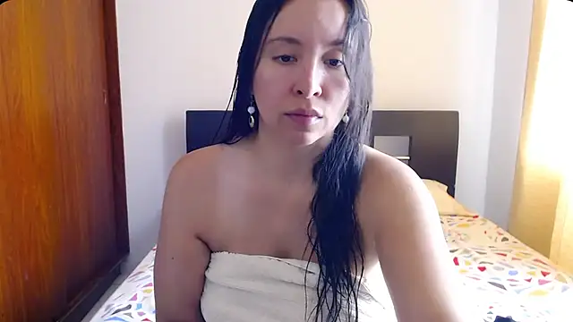 Snapshot of emely_sexx20 chatting on December 2024 03:27:01 PM emely sexx20 online show from December 2024 03:27:01 PM