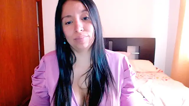 Snapshot of emely_sexx20 chatting on December 2024 09:31:02 PM emely sexx20 online show from December 2024 09:31:02 PM