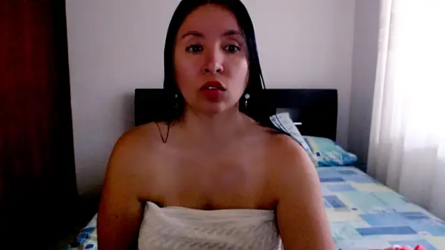 Snapshot of emely_sexx20 chatting on January 2025 04:23:01 PM emely sexx20 online show from January 2025 04:23:01 PM