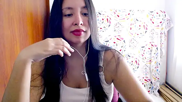 Snapshot of emely_sexx20 chatting on March 2025 04:53:01 PM emely sexx20 online show from March 2025 04:53:01 PM
