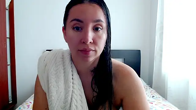 Snapshot of emely_sexx20 chatting on September 2025 03:34:01 PM emely sexx20 online show from September 2025 03:34:01 PM