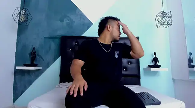 Snapshot of BrianMalonee chatting on January 2025 01:32:01 PM BrianMalonee online show from January 2025 01:32:01 PM