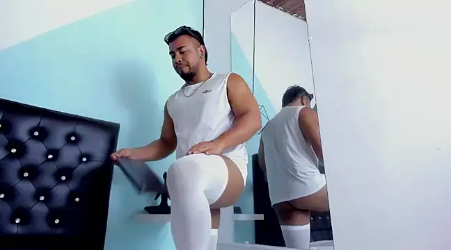 Snapshot of BrianMalonee chatting on January 2025 04:33:02 PM BrianMalonee online show from January 2025 04:33:02 PM