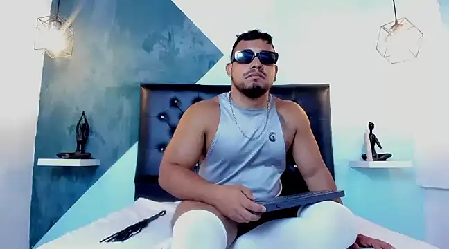 Snapshot of BrianMalonee chatting on January 2025 07:43:01 PM BrianMalonee online show from January 2025 07:43:01 PM