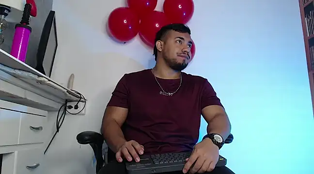 Snapshot of BrianMalonee chatting on February 2025 02:02:01 PM BrianMalonee online show from February 2025 02:02:01 PM