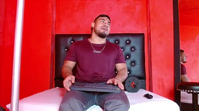 Snapshot of BrianMalonee chatting on February 2025 02:13:02 PM BrianMalonee online show from February 2025 02:13:02 PM