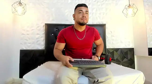 Snapshot of BrianMalonee chatting on March 2025 12:57:02 PM BrianMalonee online show from March 2025 12:57:02 PM