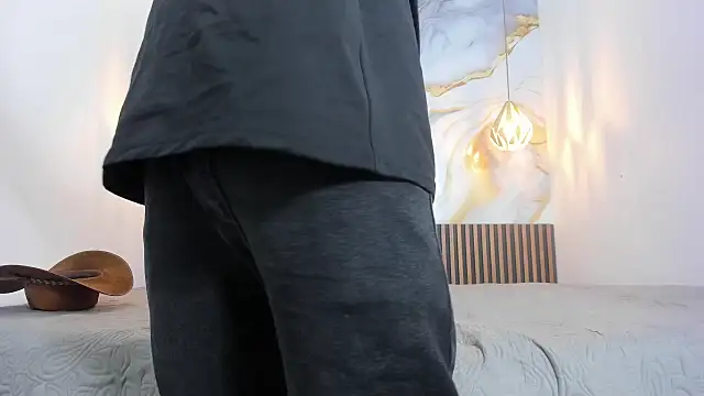 Snapshot of BrianMalonee chatting on September 2025 02:44:02 AM BrianMalonee online show from September 2025 02:44:02 AM