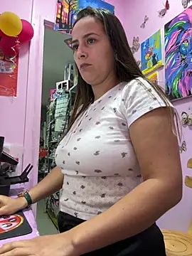 Snapshot of Rousse92 chatting on October 2025 10:43:02 PM Rousse92 online show from October 2025 10:43:02 PM