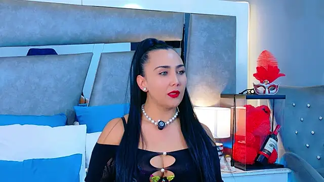 Evangeline Taylorr online show from October 2025 02:40:01 PM