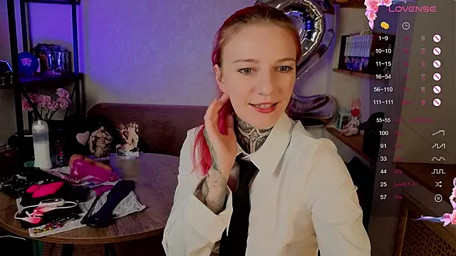 Snapshot of Roxy_____ chatting on October 2025 09:15:01 PM Roxy online show from October 2025 09:15:01 PM