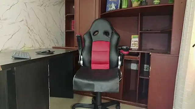 MissEscarleth online show from October 2025 02:36:02 AM