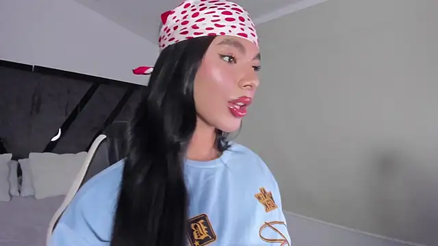 Snapshot of IsabelleFoxx_ chatting on October 2025 10:10:01 PM IsabelleFoxx online show from October 2025 10:10:01 PM