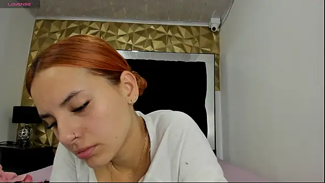 maee angels online show from December 2024 10:32:02 PM