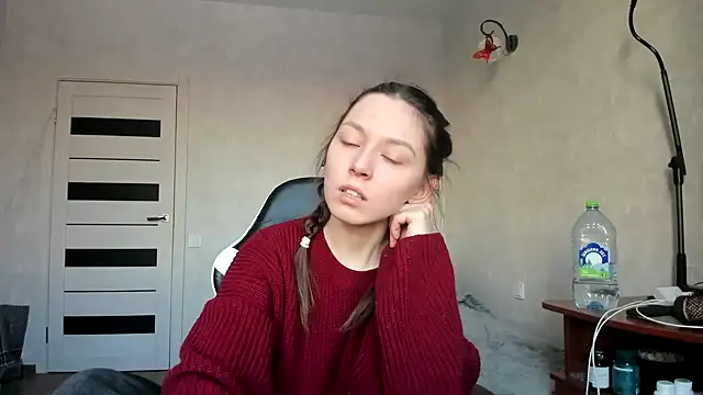Adela Vetta online show from February 2025 02:00:02 PM