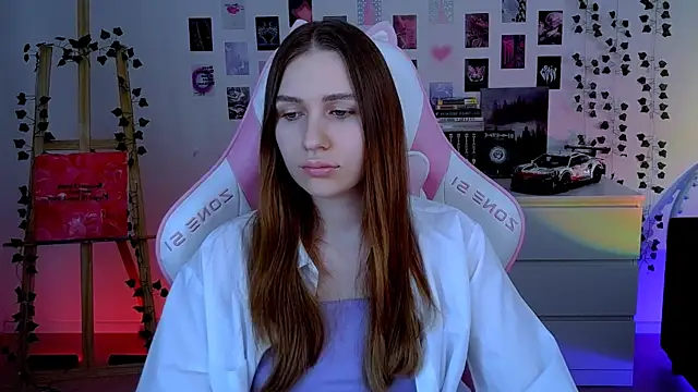 Snapshot of AliceCharmy chatting on October 2025 06:23:01 AM AliceCharmy online show from October 2025 06:23:01 AM