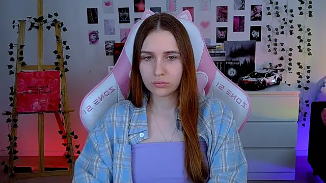 Snapshot of AliceCharmy chatting on October 2025 06:24:01 AM AliceCharmy online show from October 2025 06:24:01 AM