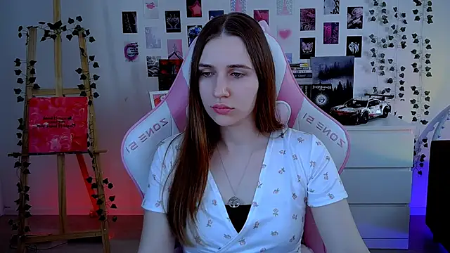 Snapshot of AliceCharmy chatting on October 2025 05:30:02 AM AliceCharmy online show from October 2025 05:30:02 AM