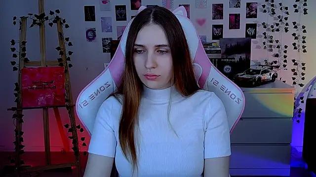 Snapshot of AliceCharmy chatting on October 2025 06:27:02 AM AliceCharmy online show from October 2025 06:27:02 AM