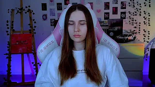 Snapshot of AliceCharmy chatting on October 2025 05:32:02 AM AliceCharmy online show from October 2025 05:32:02 AM