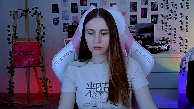 Snapshot of AliceCharmy chatting on October 2025 06:25:02 AM AliceCharmy online show from October 2025 06:25:02 AM