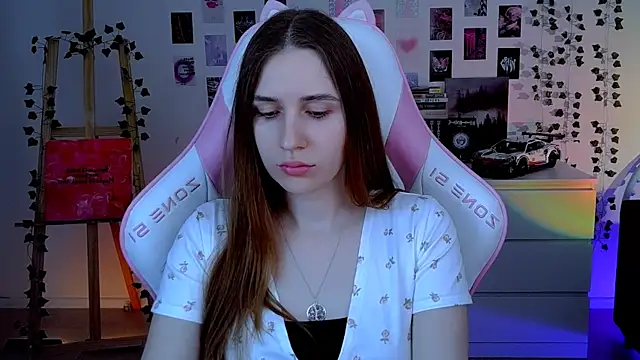 Snapshot of AliceCharmy chatting on October 2025 05:30:02 AM AliceCharmy online show from October 2025 05:30:02 AM