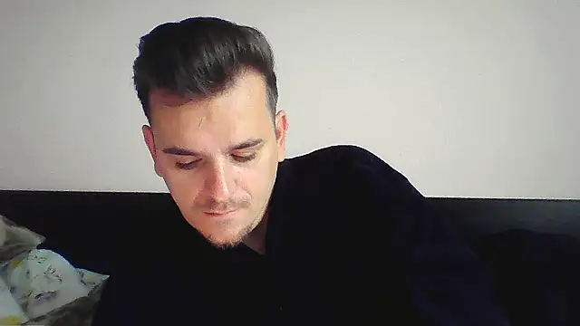 Huge cock22cm online show from October 2025 06:06:02 AM