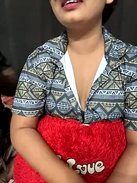 Snapshot of Magical-Couple-telugu chatting on October 2025 06:45:02 AM Magical-Couple-telugu online show from October 2025 06:45:02 AM