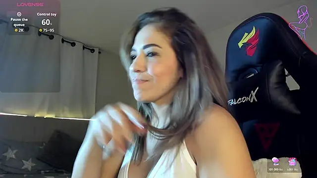 Snapshot of karimhunt chatting on November 2025 04:11:02 AM karimhunt online show from November 2025 04:11:02 AM