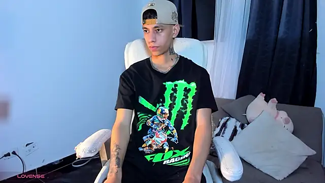 Josep Davies online show from December 2024 03:16:02 AM