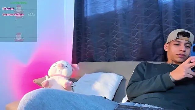 Josep Davies online show from December 2024 08:04:01 PM