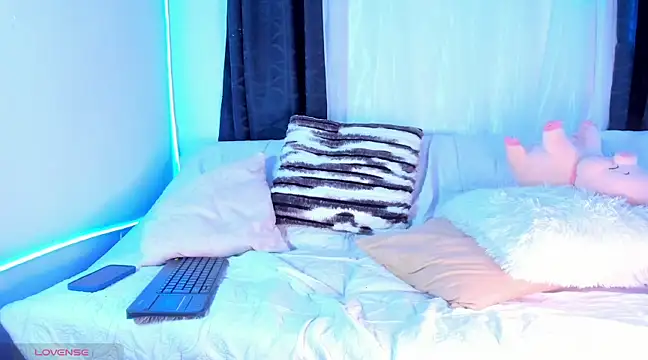 Josep Davies online show from February 2025 11:19:02 PM