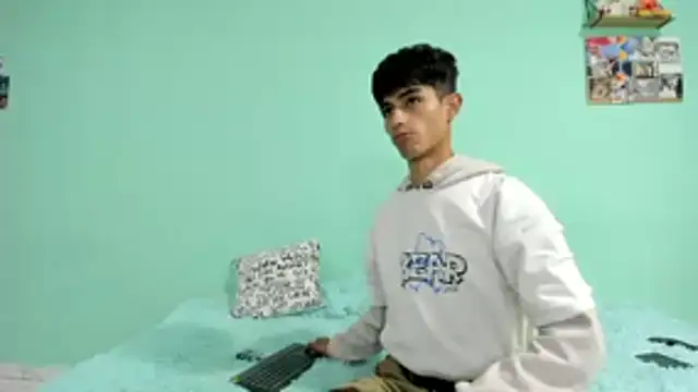 oliverhot2005 online show from October 2025 08:31:02 PM