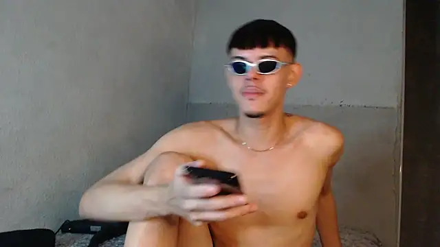 Snapshot of MicaelRian69 chatting on October 2025 02:39:02 AM MicaelRian69 online show from October 2025 02:39:02 AM